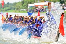 Thailand's Iconic Long Boat Racing Festival Returns to Samut Prakan
